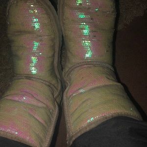 Size 7 ugg s pink